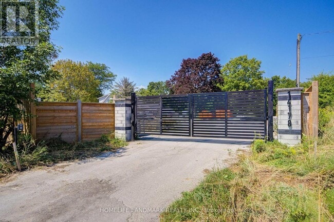 Photo du bâtiment - 14178 Kennedy Rd