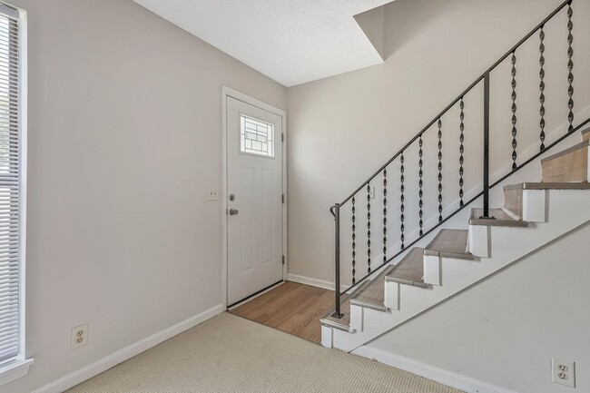 Building Photo - 3319A Felicia St