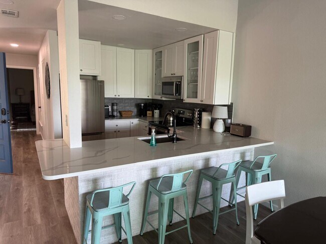 Building Photo - 539 Venture Blvd S