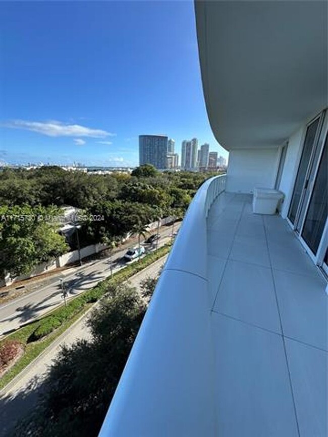 Foto del edificio - 4250 Biscayne Blvd