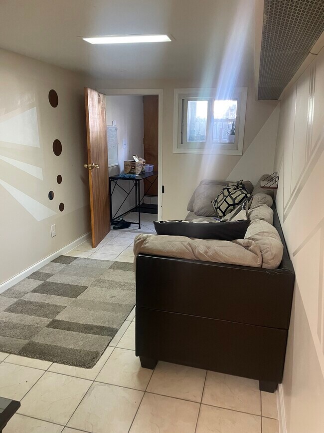 Foto del edificio - 1221 E 86th St