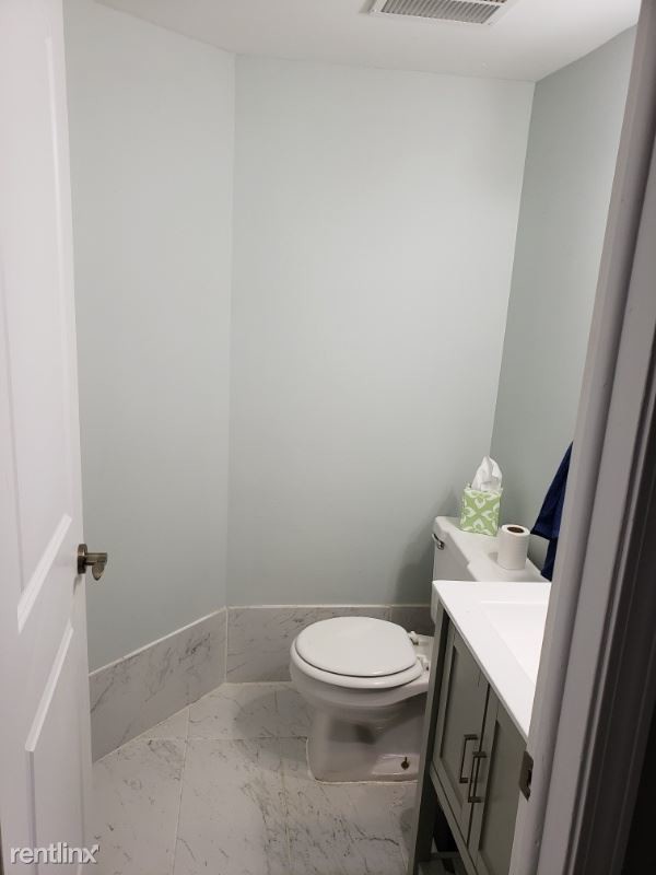 2 br, 1.5 bath Condo 41836 Langley Ln Condo for Rent in Sterling