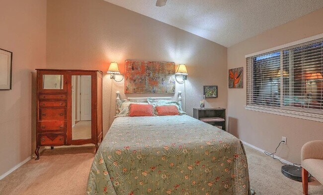 Foto del edificio - 6925 Sedge Ave NW