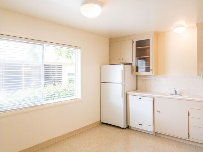 Foto del edificio - Immaculate 1BR/1BA! Downtown San Anselmo! ...