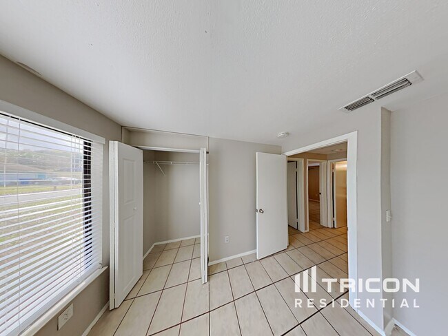 Building Photo - 1243 Piney Branch Cir