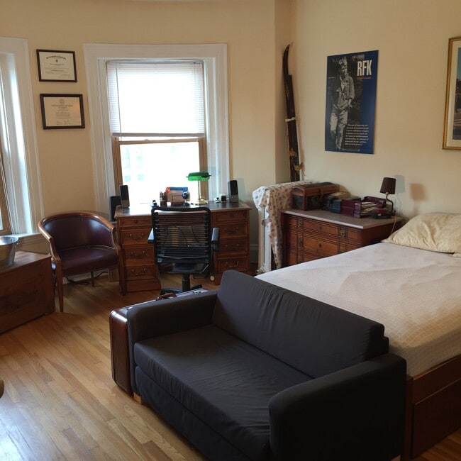 View of Living Quarters From Entrance Foyer - 1091 Boylston St