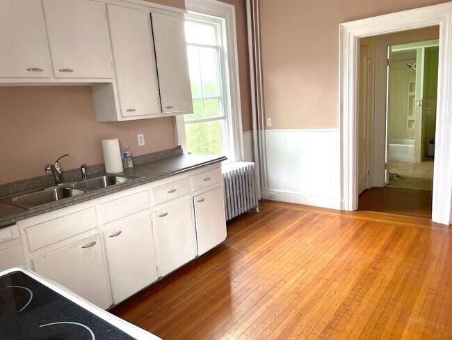 Foto del edificio - 40 Cranston Ave
