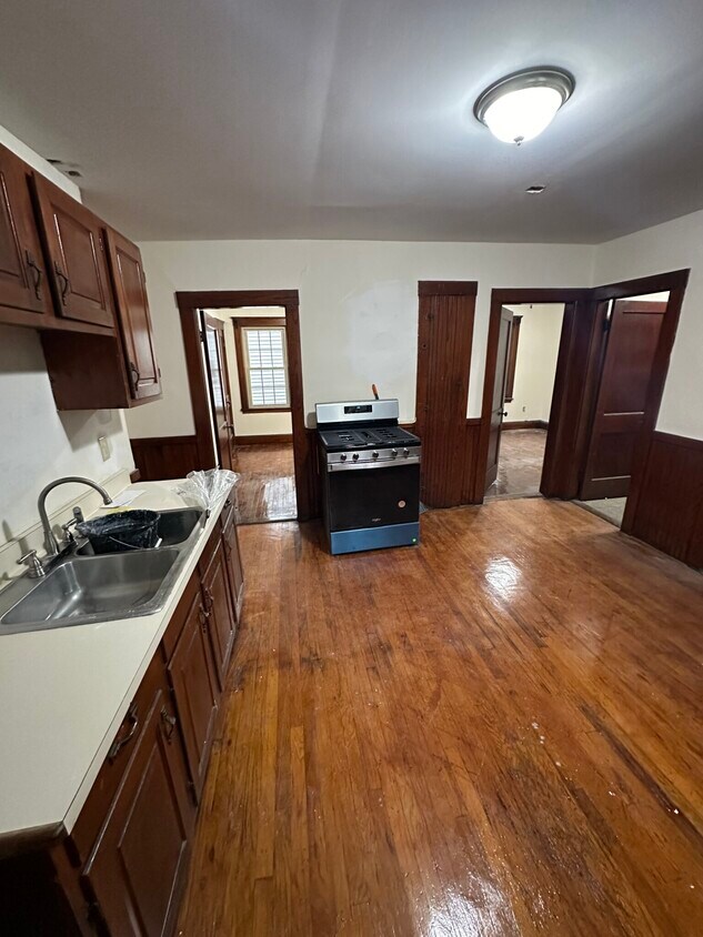 129 Albion St Unit 2, Somerville, MA 02144 Condo for Rent in