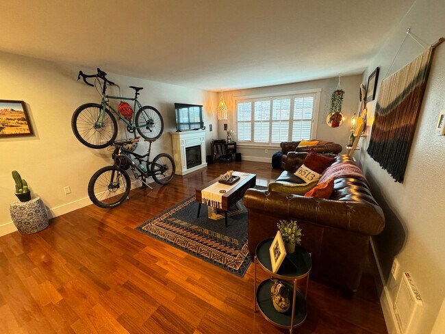 Building Photo - Furnished OR Unfurnished Condo in Stadium ...
