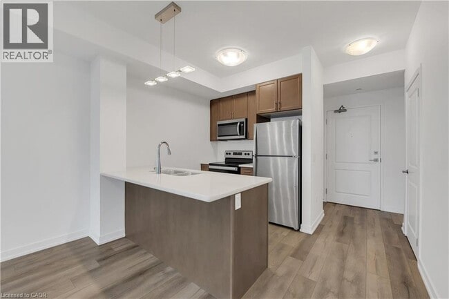 Photo du bâtiment - 5055 Greenlane Rd