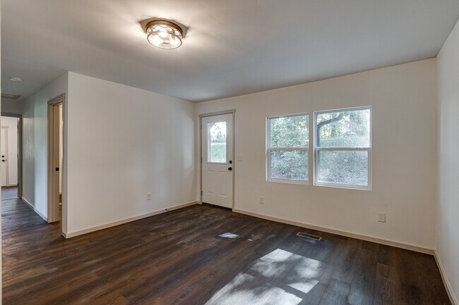 Foto del edificio - 22 Ridgeland Cir