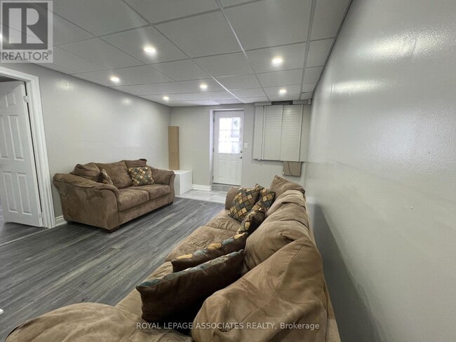 Building Photo - 12623 Torbram Rd