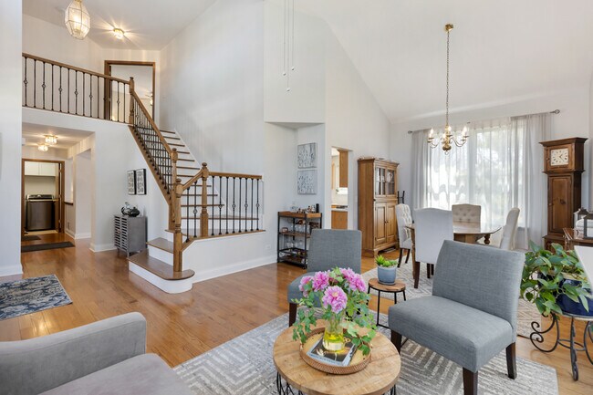 Foto del edificio - 526 Normandy Ln