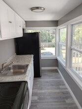 Building Photo - 208 Fairview Ave