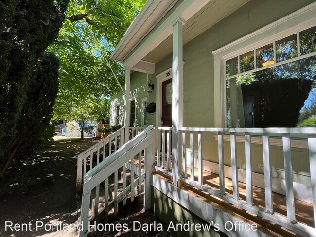 Foto del edificio - 3 br, 1 bath House - 35 NE Fremont St