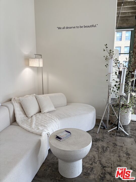 Foto del edificio - 711 S Olive St