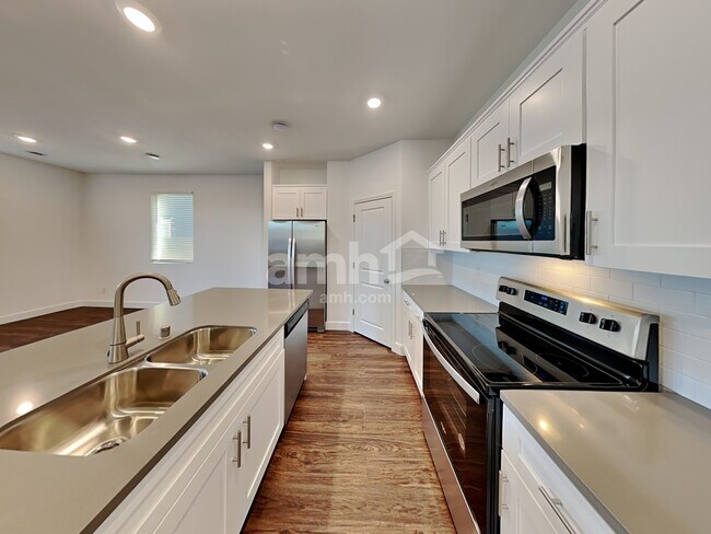 Building Photo - 9127 Liberty Cap Ct