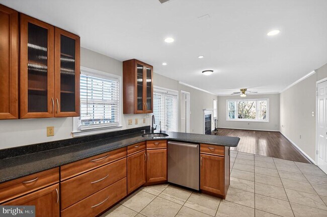 Foto del edificio - 102 Cunningham Park Ct SE