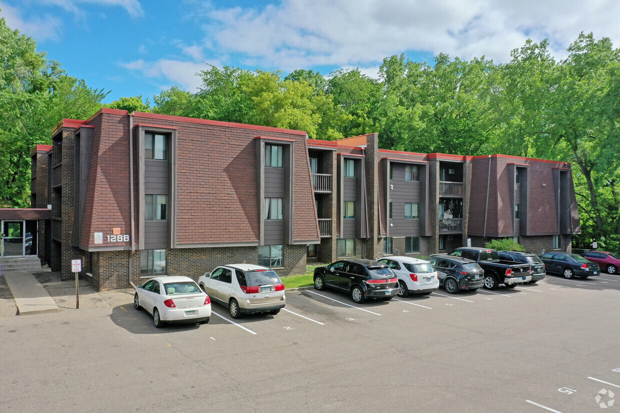 Primary Photo - Cedar Park Apartments