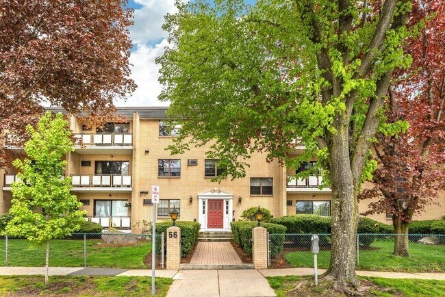 Foto del edificio - 56 Bigelow Ave