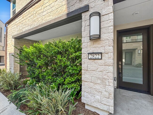 Foto del edificio - Stunning 3BD/2.5BA Townhouse in Mission Va...