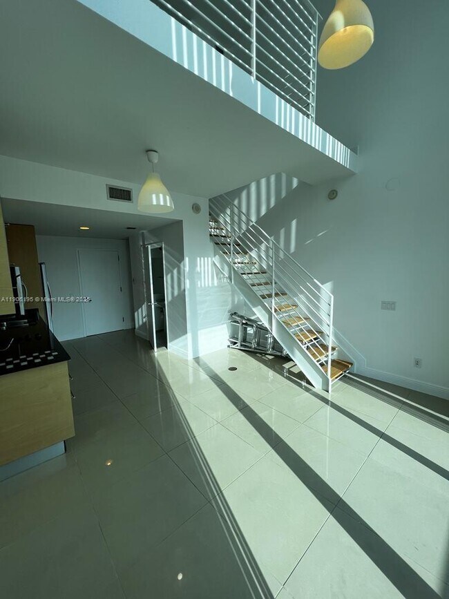 Foto del edificio - 60 SW 13th St