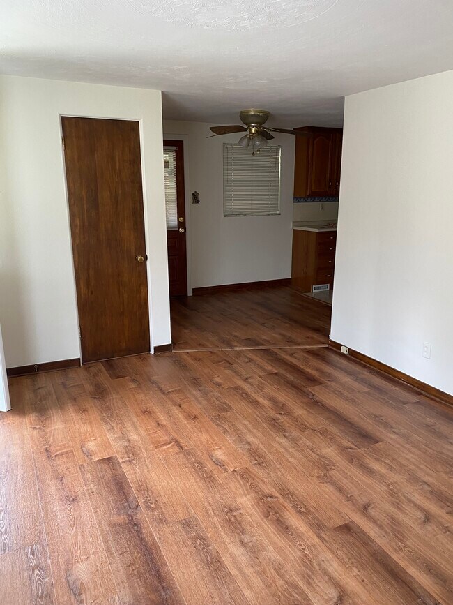 Foto del edificio - 906 Woodland Ave