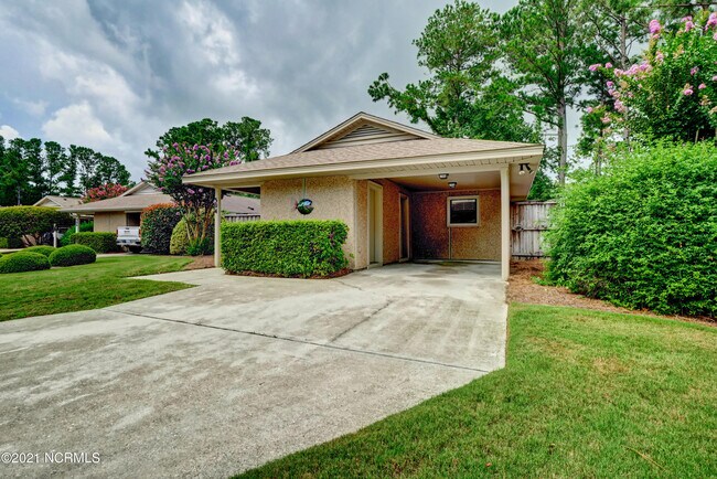 Building Photo - 304 Smugglers Ct