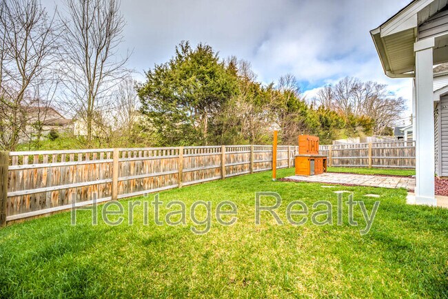 Building Photo - 807 Festival Ln