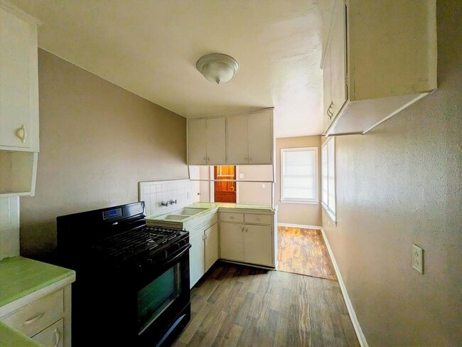 Foto del edificio - 302 Bridal Wreath Ave