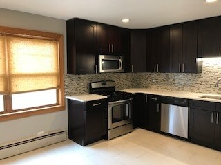 Building Photo - 5440 N Newland Ave