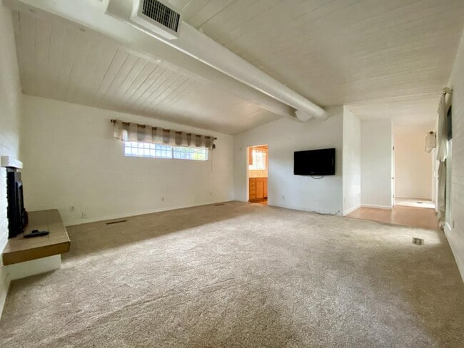 Building Photo - 930 Reddy Ave