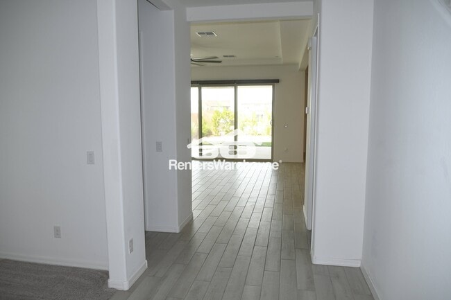 Foto del edificio - 2700 N 216th Ave