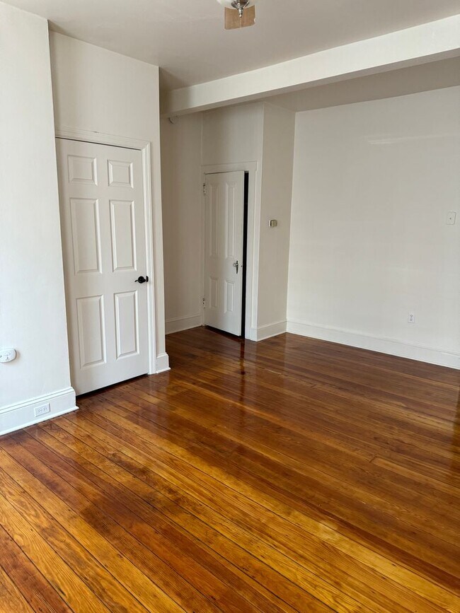 Foto del edificio - 24 N 8th St