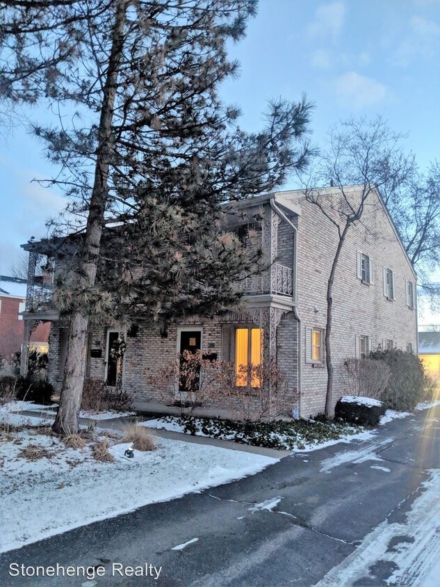 Primary Photo - 2 br, 1.5 bath House - 4533 W Sylvania