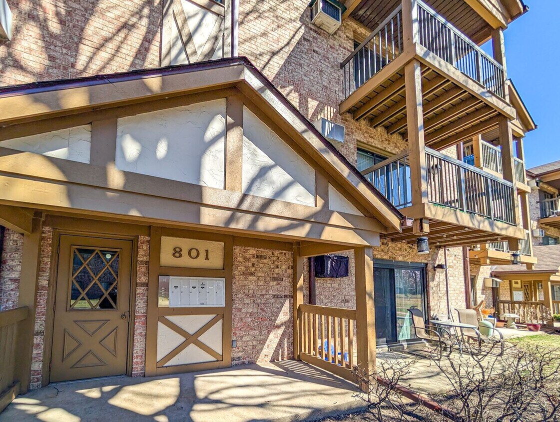 Foto principal - 801 S Dwyer Ave