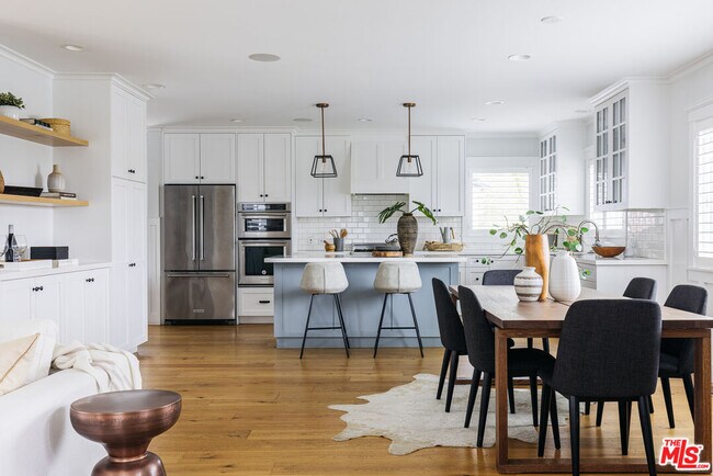 Foto del edificio - 8373 Westlawn Ave