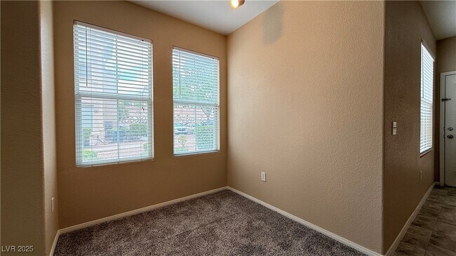 Foto del edificio - 10550 W Alexander Rd