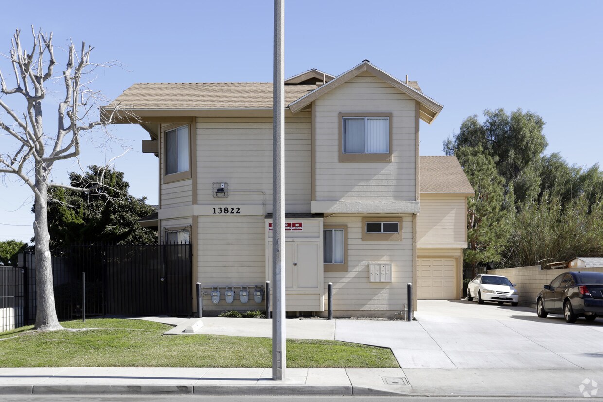Foto del edificio - 13822 Cherry St