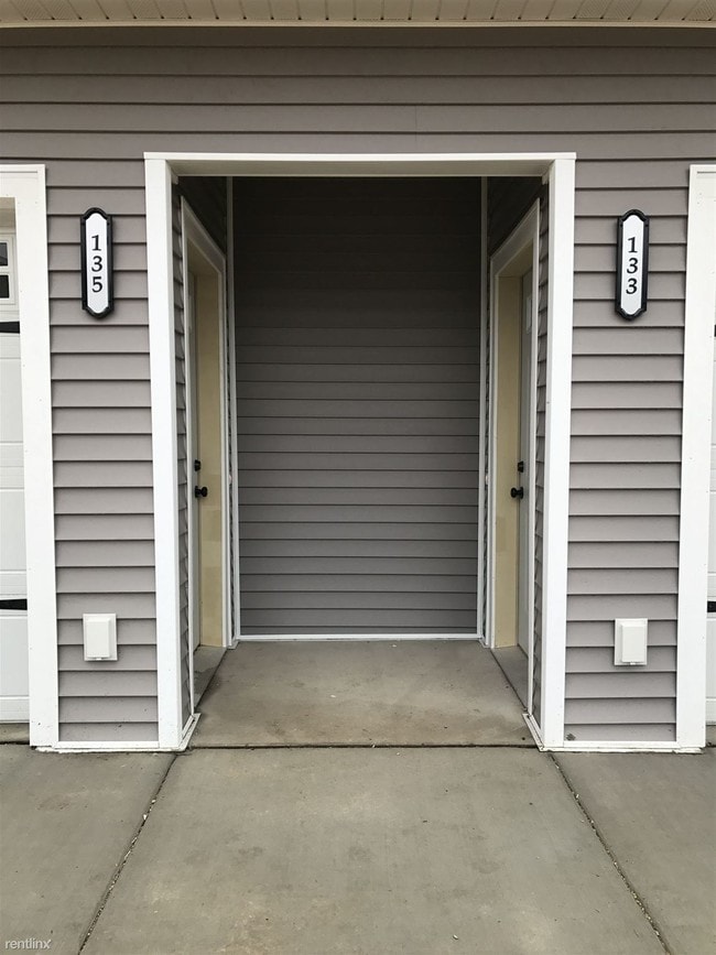 Building Photo - 4 br, 3 bath Townhome - Eagles Edge Phase 2