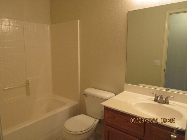 Foto del edificio - 2631 Chambers Ave