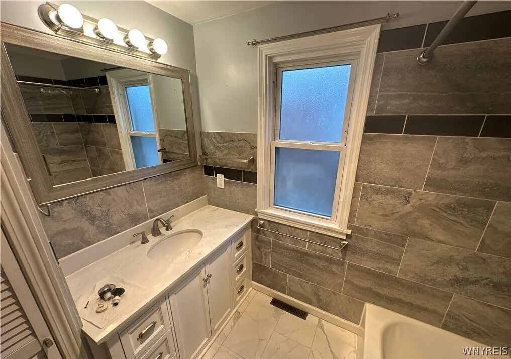 Foto del edificio - 298 Skillen St