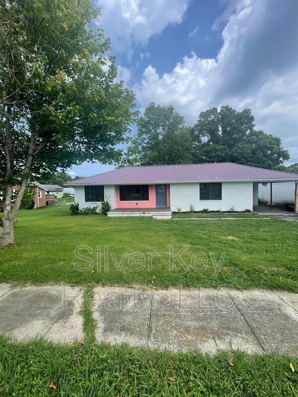 409 Athens Pike, Etowah, TN 37331 House Rental in Etowah, TN