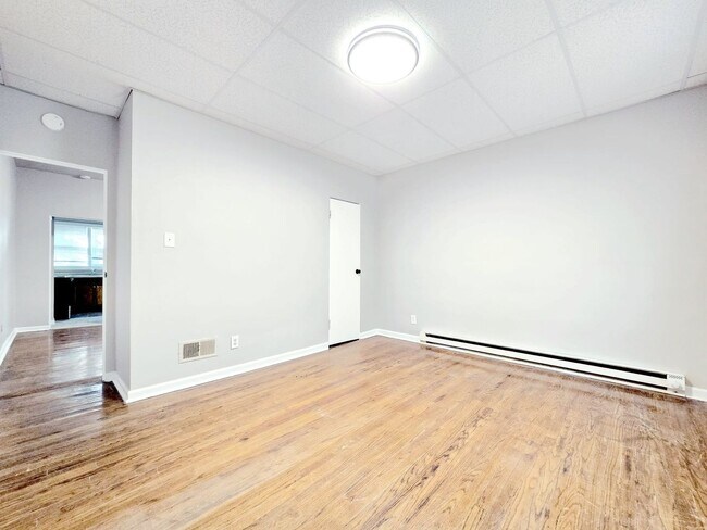 Foto del edificio - 619 W Lasalle Ave