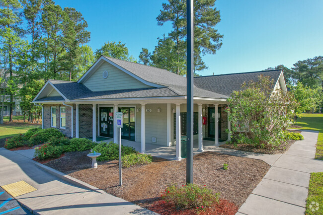 Foto del edificio - Summerville Garden Apartments