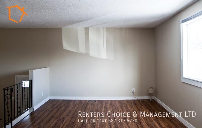 Building Photo - North Lethbridge Townhouse with Laundry, P...