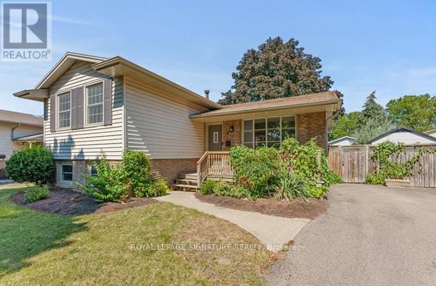 Building Photo - 4 Laguna Crescent