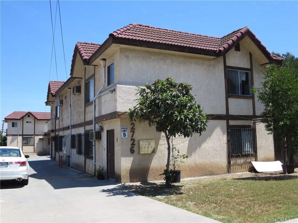 Foto del edificio - 2726 Strathmore Ave
