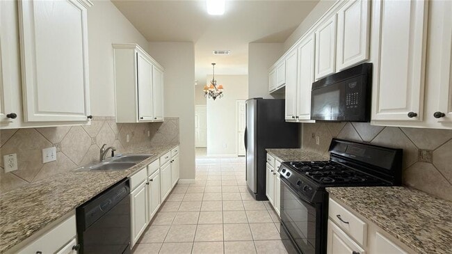 Building Photo - 5515 Davis Ln