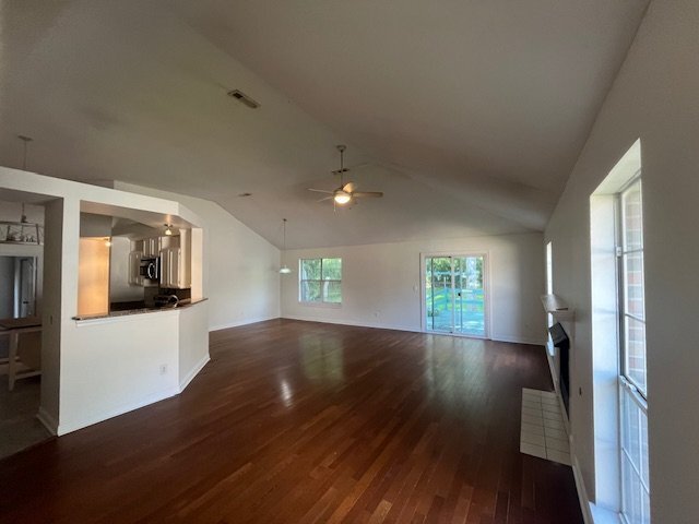 Foto del edificio - 3 Bedroom, home with large bonus room!